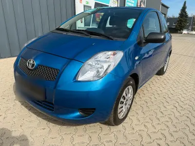 Usata Toyota Yaris 69 CV (50 kW) 2006 Blu Utilitaria