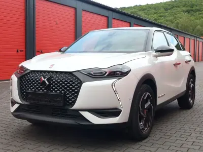 Gebraucht DS Automobiles DS3 Grand Chic 131 PS (96 kW) 2021 Farbe weiss perle perlmutt/typ Limousine