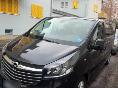 Gebraucht Opel Vivaro 145 PS (106 kW) 2018 Braun Van / Kleinbus