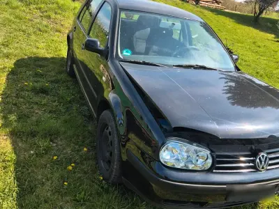 Gebraucht VW Golf IV 75 PS (55 kW) 2000 Schwarz Kleinwagen