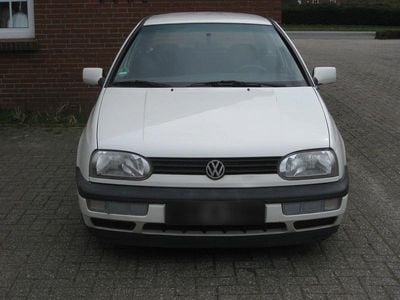 Second-hand VW Golf III 75 CP (55 kW) 1992 Alb Hatchback