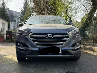 Gebraucht Hyundai Tucson Intro Edition 177 PS (130 kW) 2016 Grau SUV