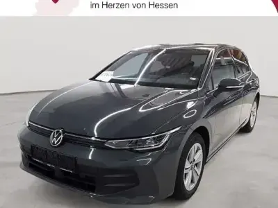 Gebraucht VW Golf VIII Life 150 PS (110 kW) 2025 Grau Limousine