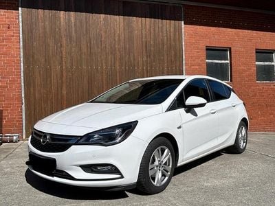 Gebraucht Opel Astra Active 110 PS (80 kW) 2017 Weiß Limousine