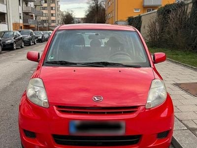 Usata Daihatsu Sirion 69 CV (50 kW) 2008 Rosso Utilitaria