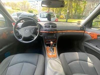 Mercedes E240