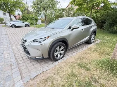 Gebraucht Lexus NX300h 197 PS (144 kW) 2017 Silber SUV