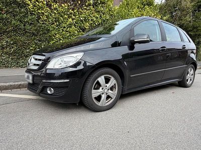 Usata Mercedes B180 109 CV (80 kW) 2010 Nero Monovolume