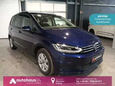 Gebraucht VW Touran Comfortline 150 PS (110 kW) 2023 Blau Van / Kleinbus