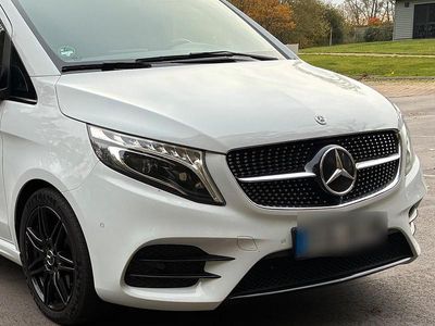 Weiß Gebraucht 2020 Mercedes V300 AMG Van / Kleinbus | 59.000 €