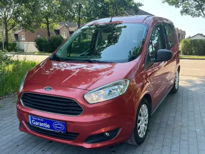 Gebraucht Ford Tourneo Courier Trend 101 PS (74 kW) 2015 Rot Van / Kleinbus
