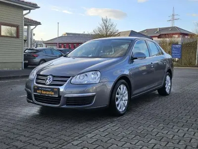 Gebraucht VW Jetta Comfortline 150 PS (110 kW) 2006 Platinum grey metallic Limousine