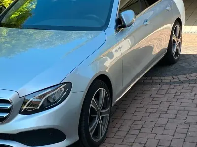 Gebraucht Mercedes E200 150 PS (110 kW) 2017 Silber Limousine