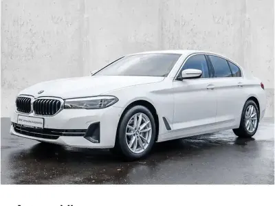 Gebraucht BMW 520 Sport Line 190 PS (139 kW) 2022 Weiß Limousine