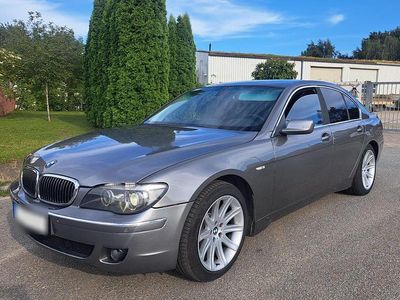 Gebraucht BMW 740 306 PS (225 kW) 2006 Silber Limousine
