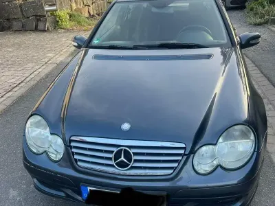 Gebraucht Mercedes C180 143 PS (105 kW) 2007 Schwarz Coupé