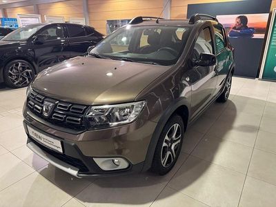 Braun Gebraucht 2018 Dacia Sandero Celebration Limousine | 10.900 € (Teuer)