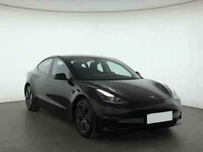 Käytetty Tesla Model 3 324 kW (441 HP) 2021 Musta Sedan