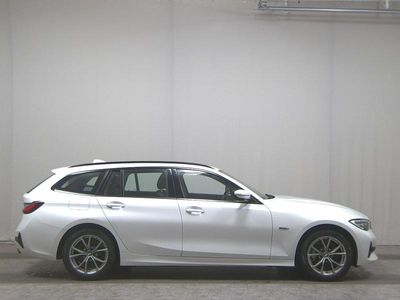BMW 330e