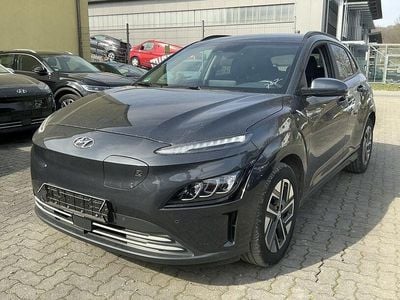 Gebraucht Hyundai Kona Trend 100 kW (136 PS) 2023 Schwarz SUV