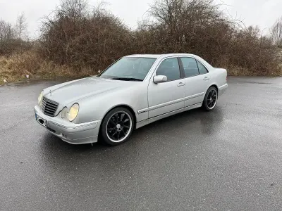 Second-hand Mercedes 200 116 CP (85 kW) 2000 Argintiu Berlinǎ