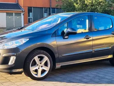 Gebraucht Peugeot 308 Platinum 163 PS (119 kW) 2010 Grau Limousine