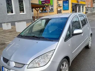 Gebraucht Mitsubishi Colt Invite 95 PS (69 kW) 2007 Silber Van / Kleinbus