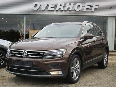 Braun Gebraucht 2016 VW Tiguan Highline SUV | 18.490 € (Fairer Preis)