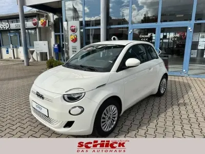 Gebraucht Fiat 500e Basis 86 kW (118 PS) 2023 Weiß Kleinwagen
