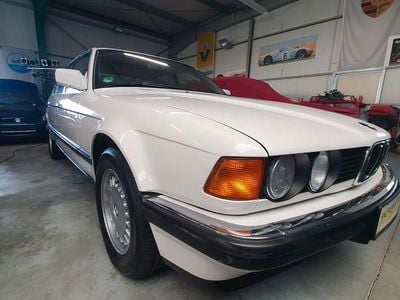 Gebraucht BMW 735 211 PS (155 kW) 1989 Weiß Limousine