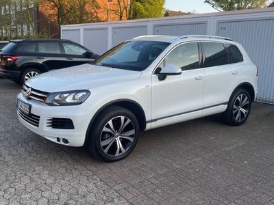 gebraucht VW Touareg 3.0 V6 TDI BMT/4MO/R-Line/STHZ/AHK