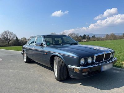 Second-hand Jaguar XJ12 311 CP (228 kW) 1993 Albastru Berlinǎ