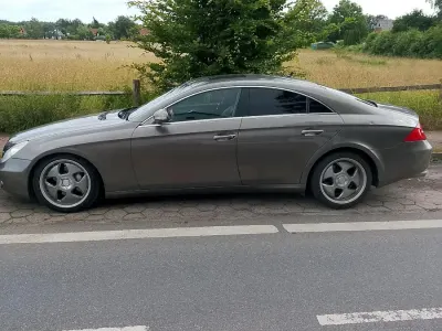 Gebraucht Mercedes CLS320 224 PS (164 kW) 2007 Grau Coupé