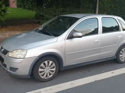 Używany Opel Corsa 69 KM (50 kW) 2005 Srebrny Hatchback