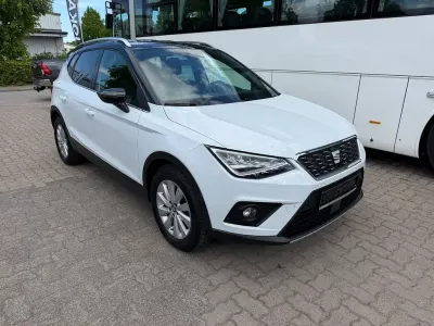 Używany Seat Arona XCELLENCE 95 KM (69 kW) 2019 Biały SUV