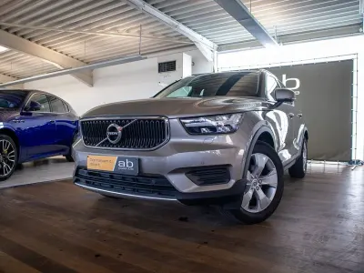 Gebraucht Volvo XC40 129 PS (94 kW) 2021 Grau SUV