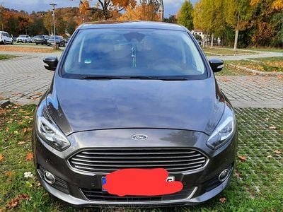 Grau Gebraucht 2016 Ford S-MAX S Van / Kleinbus | 13.700 € (Fairer Preis)
