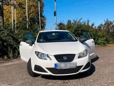 Weiß Gebraucht 2011 Seat Ibiza Kleinwagen | 4.000 € (Fairer Preis)