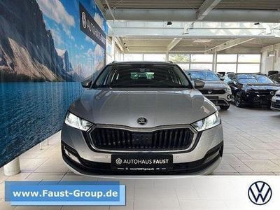 Gebraucht Skoda Octavia Clever 110 PS (80 kW) 2022 Silber metallic Kombi