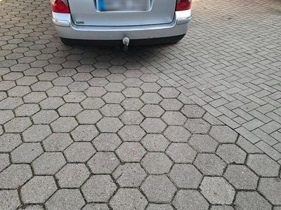 Gebraucht VW Passat 130 PS (95 kW) 2001 Silber Kombi