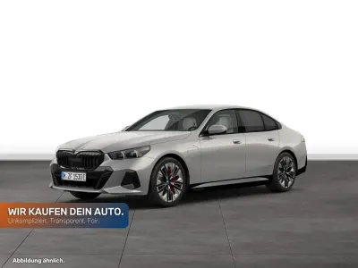 Gebraucht BMW 550e Comfort Edition 489 PS (359 kW) 2024 Oxidgrau metallic Limousine