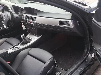 Gebraucht BMW 318 Sport Line 129 PS (94 kW) 2008 Schwarz Kombi