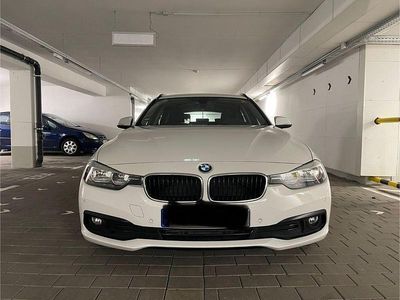 Weiß Gebraucht 2017 BMW 318 Kombi | 14.000 € (Fairer Preis)