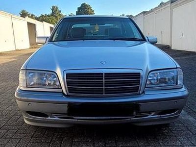 Mercedes C180
