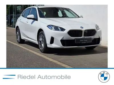 Neu BMW 114 122 PS (89 kW) 2026 Alpinweiß uni Kleinwagen