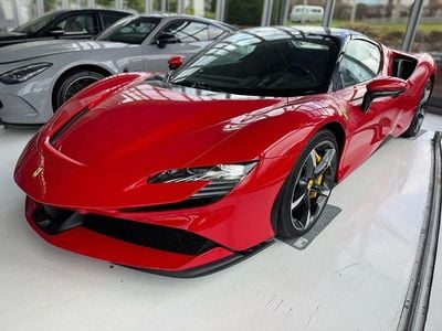 Neu Ferrari SF90 1001 PS (736 kW) 2026 Rot Cabrio