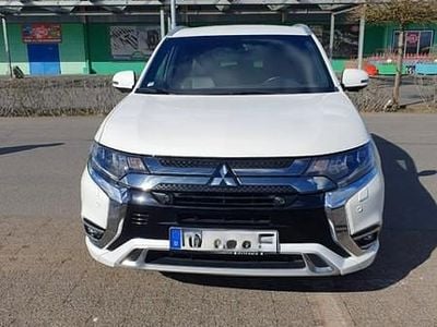 Gebraucht Mitsubishi Outlander P-HEV Intro Edition 135 PS (99 kW) 2019 Weiß SUV