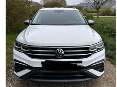 Gebraucht VW Tiguan Allspace Life 150 PS (110 kW) 2023 Weiß SUV