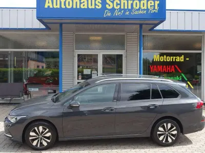 Gebraucht VW Golf VIII Move 131 PS (96 kW) 2024 Uranograu Kombi
