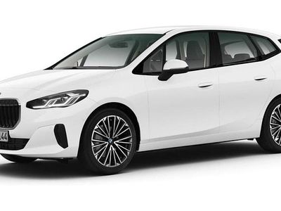 Weiß Gebraucht 2025 BMW 220 Active Tourer Luxury Line Van / Kleinbus | 31.723 € (Guter Preis)